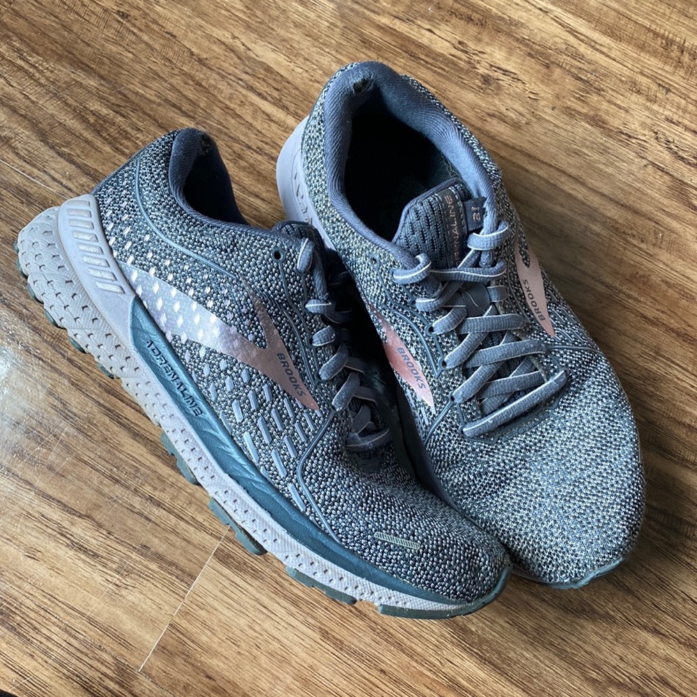 Brooks Womens Adrenaline 21 GTS Grey Gray Running Sneakers Trail Wide